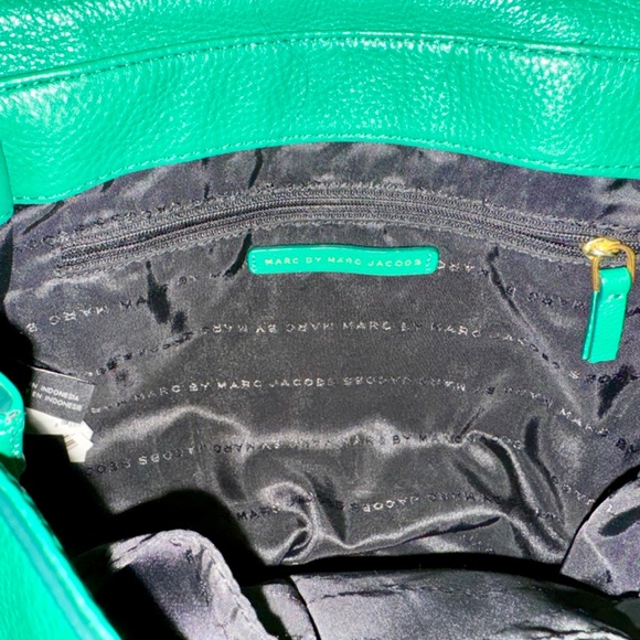Marc by Marc Jacobs green bag - Picture 4 of 4